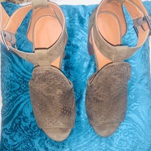 Open toe green high hill